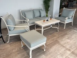 מרבלה - מערכת ישיבה לבן דו אלומיניום קלאס GARDA