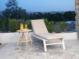 סולנה - מיטת שיזוף אלומניום לבן מלוכלך GARDA