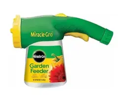 מדשנת מירקל גרו עם דשן Scotts