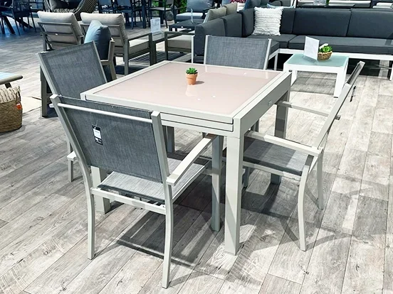 רוז - פינת אוכל שולחן 90/180 כולל 4 כסא שמפניה אלומיניום GARDA